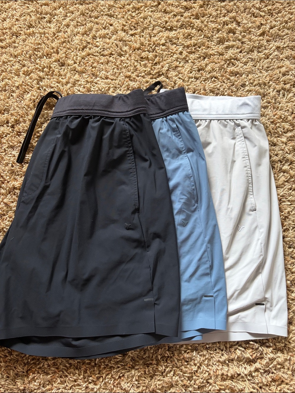 Old Navy Activewear Protrain lined 7 in shorts.